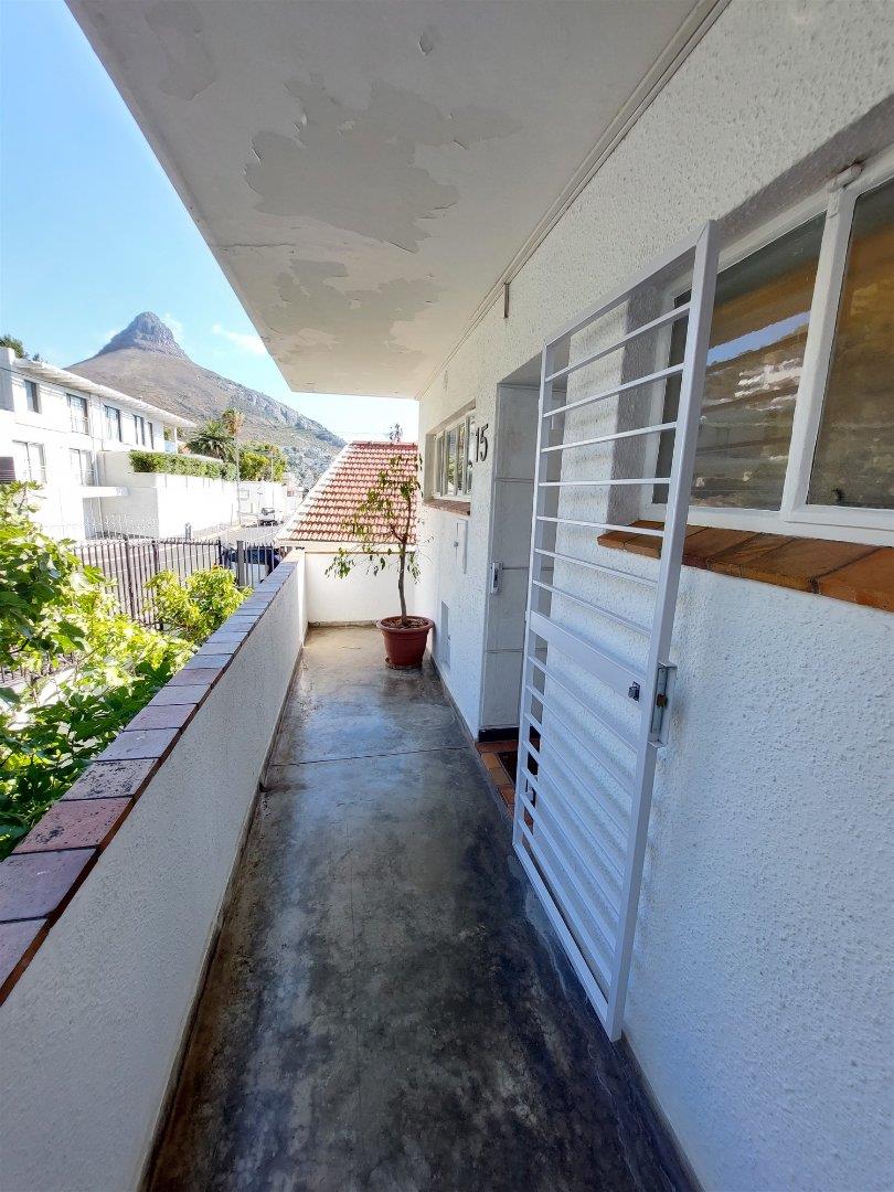 To Let 1 Bedroom Property for Rent in Sea Point Western Cape